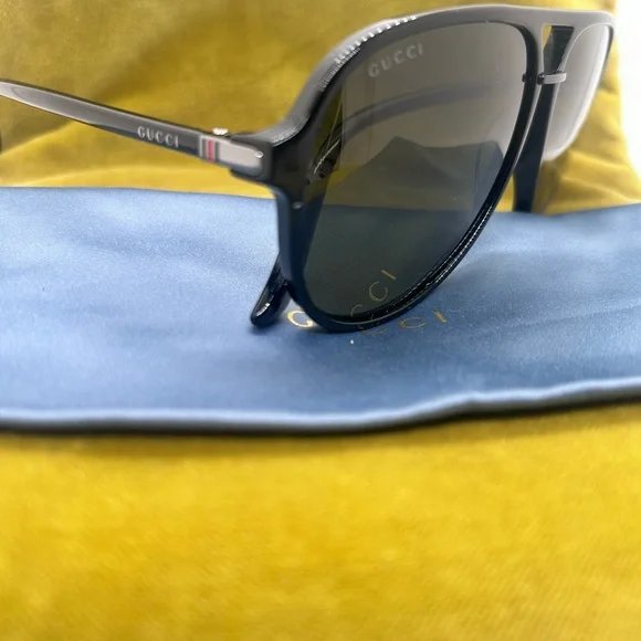 Gucci Dark Aviator Sunglasses - Picture 2 of 6